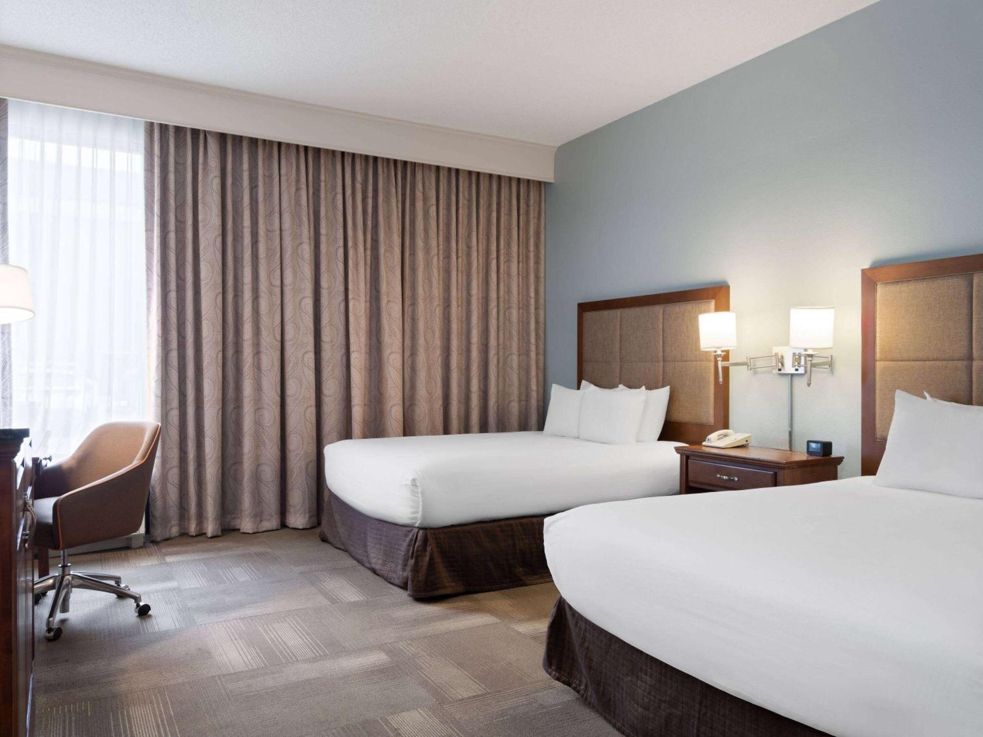 Hotel Wingate By Wyndham St Louis Airport à Saint Ann Extérieur photo