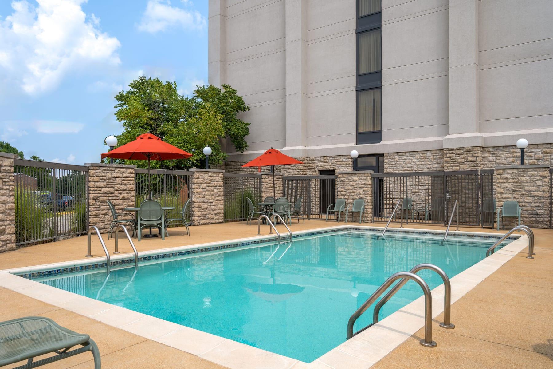 Hotel Wingate By Wyndham St Louis Airport à Saint Ann Extérieur photo