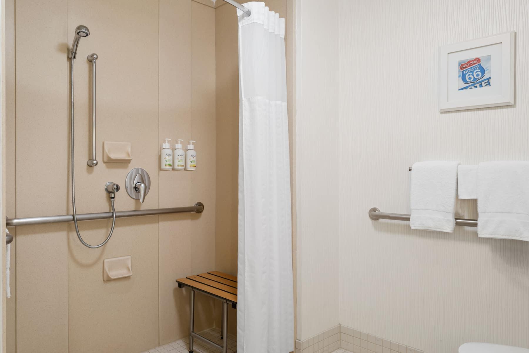 Hotel Wingate By Wyndham St Louis Airport à Saint Ann Extérieur photo