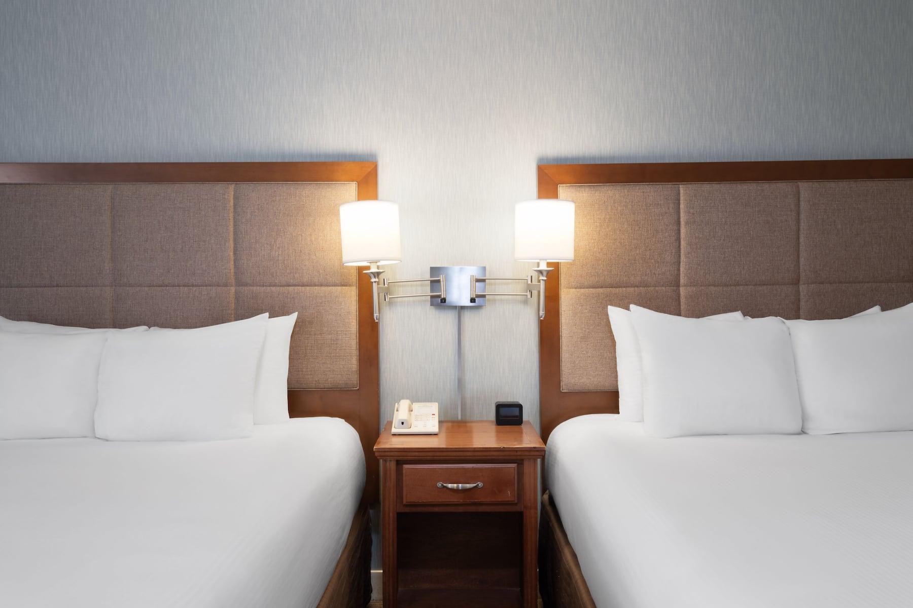 Hotel Wingate By Wyndham St Louis Airport à Saint Ann Extérieur photo
